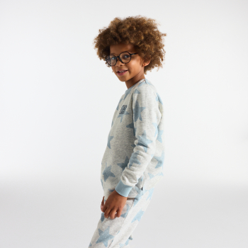 بيجاما من قطعتين للفتيان، باللون الرمادي وبطبعة نجوم